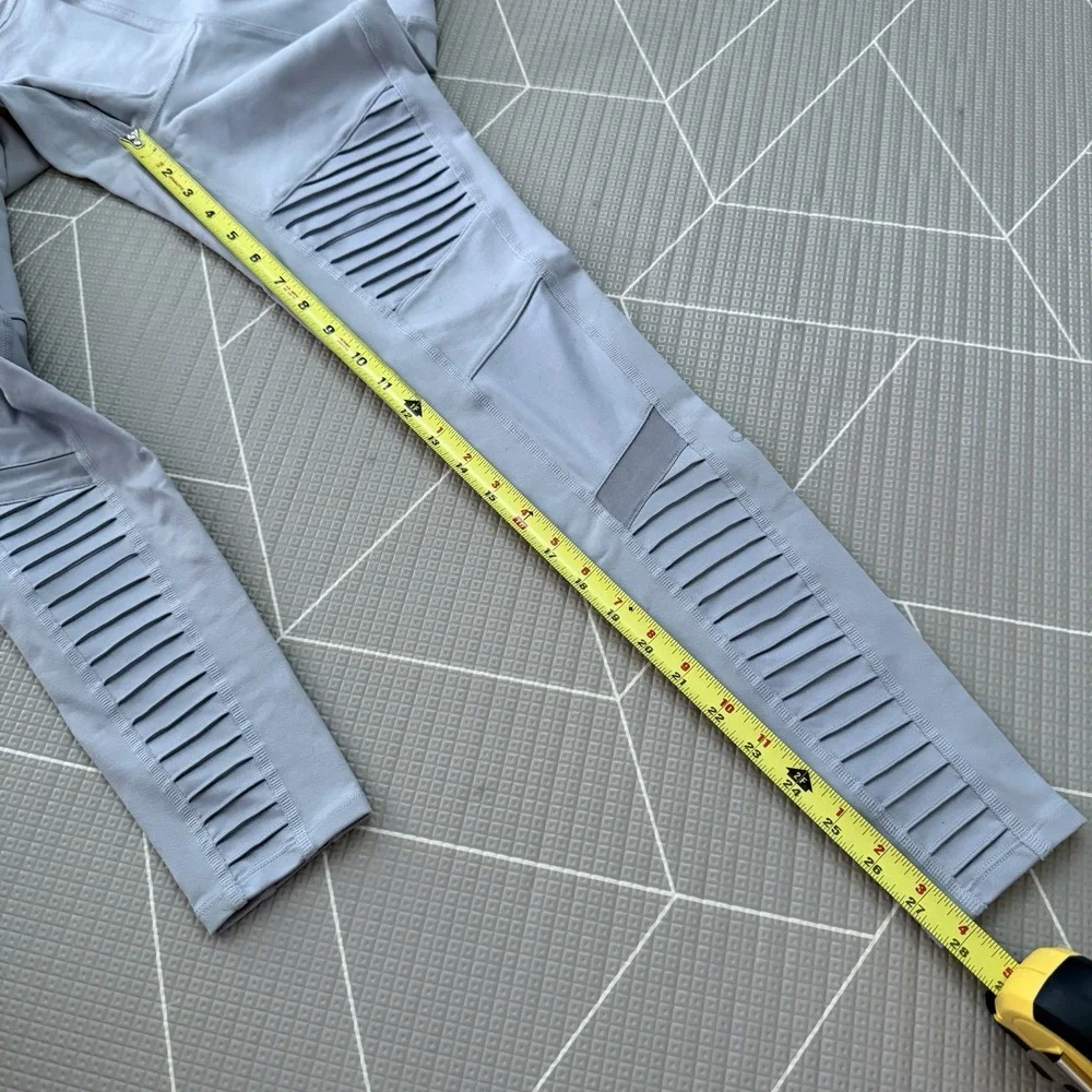 Alo‎ Yoga Light Gray Moto Leggings Size S